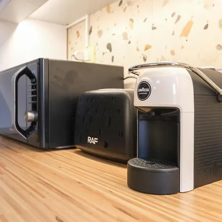 Matisse No15 - One Bedroom With Balcony