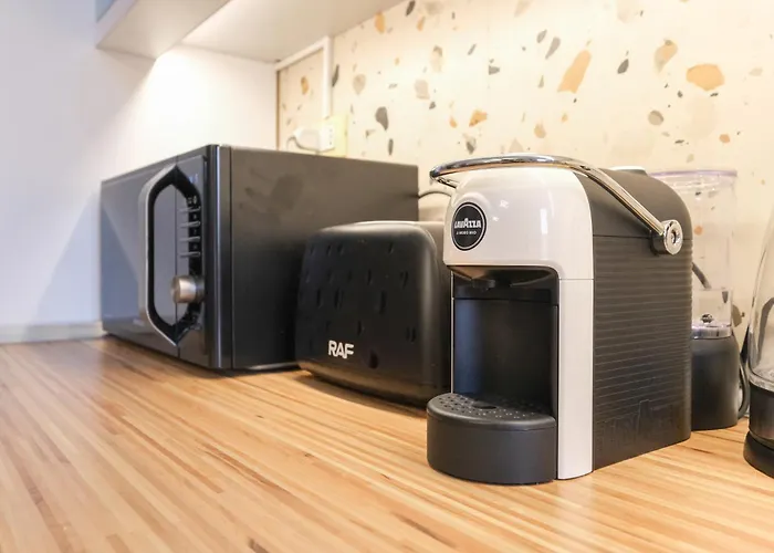 Matisse No15 - One Bedroom With Balcony