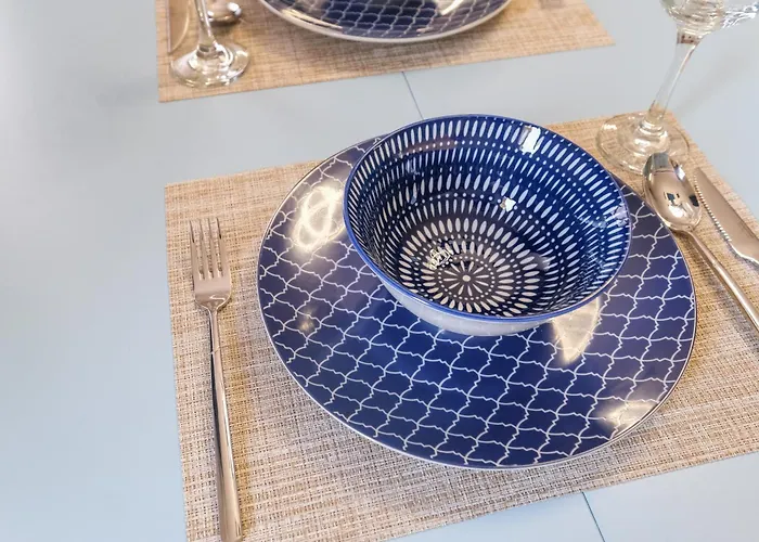 Matisse No15 - One Bedroom With Balcony *