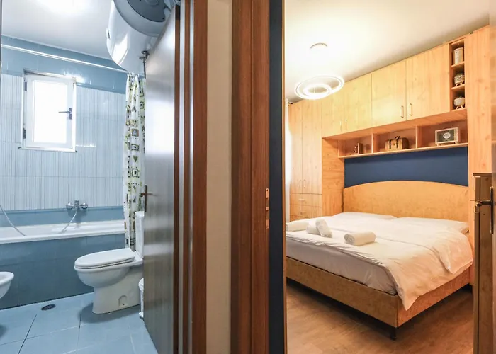 Matisse No15 - One Bedroom With Balcony Tirana