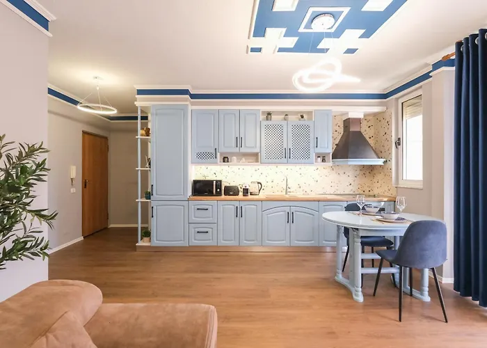 Matisse No15 - One Bedroom With Balcony